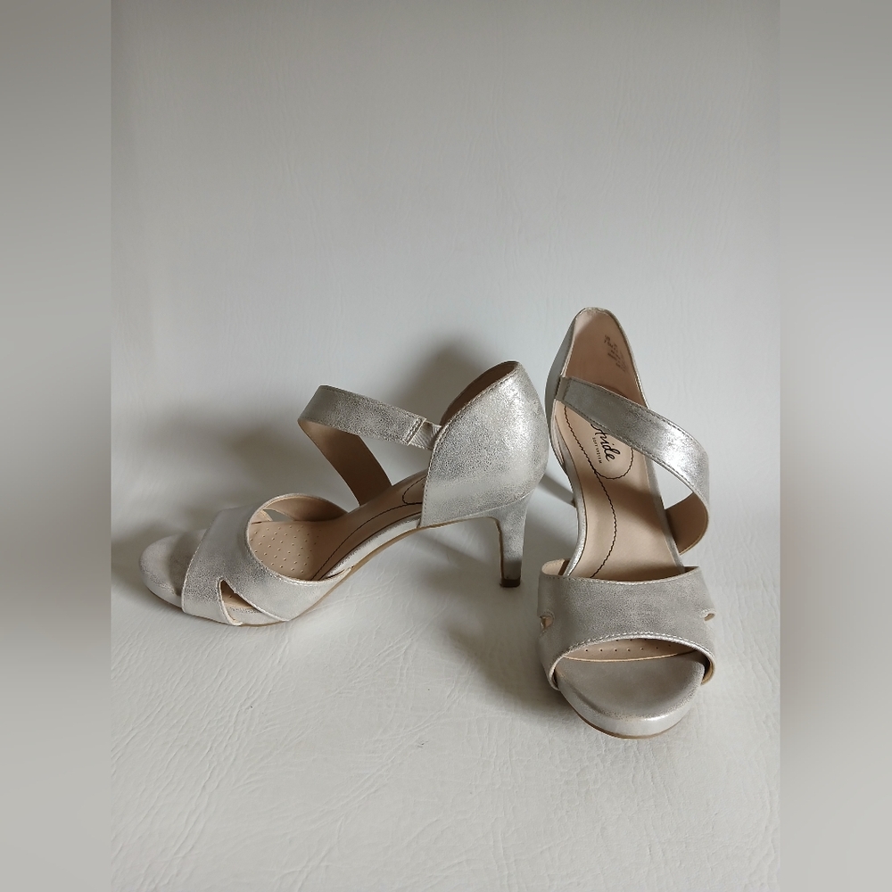 Women's Life Stride Faux Leather Open Toe  Elastic Strap Sz7.5M